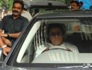 Raj meets ailing Bal Thackeray