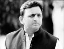 Akhilesh distributes free laptops to 8,000 students