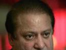 Sharif to meet Khan as protesters threaten to storm PM House