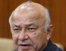 Shinde contradicts Rahul, says no wrongdoing in Adarsh