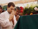 Sonia writes to Munde's wife; Rahul visits BJP HQ to pay tribute