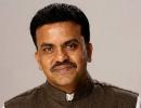 Sanjay Nirupam gets reprieve over articles on Nehru, Sonia