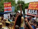 Delhi University teachers bat for 4-yr-course, go on hunger strike