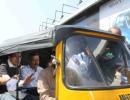 Auto driver who ferried Kejriwal in Mumbai fined