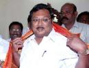 Alagiri embarrasses DMK, meets Dr Singh