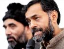 AAP leaders bicker, Yogendra Yadav and Jaihind quit posts