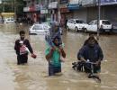 SOS Kashmir: No power, phone lines down, lakhs homeless