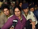 Delhi gang rape: Victims' parents among protesters detained at India Gate