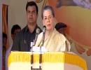 At Sivagiri mutt, Sonia makes veiled attack on BJP