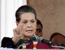 Sonia slams 'pracharak' Modi, 'dharnebaaj' Kejriwal