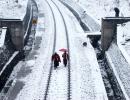 Fresh snowfall shuts highway, disrupts traffic in Jammu & Kashmir