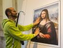 At this museum you can touch the Mona Lisa