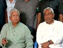 Lalu places Nitish on Bihar's throne, vows to demolish Modi sarkar