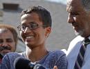 US teen, whose homemade clock was mistaken for a bomb, sues Texas city for Rs 99 cr