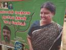 Sasikala posters removed from AIADMK headquarters