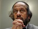 Students refuse to accept degrees from Pachauri