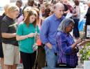 Early US voters shatter polling record; Tweet analysis predicts Hillary win