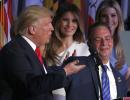 Trump names Priebus, Bannon to key White House roles