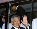 Singapore PM breaks tradition, takes bus to Delhi hotel