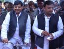 Chacha vs bhatija war: Shivpal taunts CM, says 'will follow Mulayam's directions'