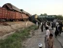 Pakistan train crash kills 6, injures over 150