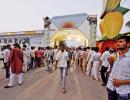 Why Dera Sacha Sauda draws followers