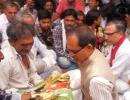 Shivraj visits Mandsaur, meets families of farmers killed in police firing