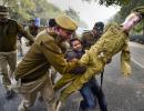 Cong protests against cops manhandling Priyanka Gandhi