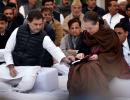 Several Cong leaders back Gandhi family for top post