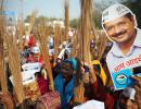 AAP's jhaadu sweeps Delhi: LEADS/RESULTS