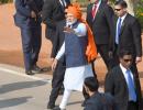 Modi sports saffron bandhej turban for R-Day parade