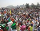 Farmers block highway as protest completes 100 days