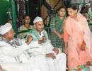 Rumours fly as Nitish attends iftar by Lalu's family