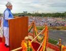 On I-Day, Modi sports tricolour turban at Red Fort