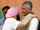 BJP promotes ex-Cong leaders Amarinder, Jakhar