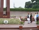 India recalls sacrifice of bravehearts on Vijay Diwas