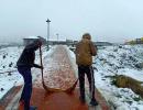 Snowfall halts pilgrims on way to Kedarnath, Yamunotri