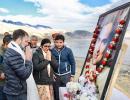 Rahul Prays For Rajiv Gandhi in Ladakh