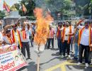 Cauvery protests spread in K'taka, seer joins stir