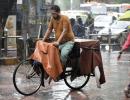 Heavy rains lash Mumbai; railway, bus transport hit