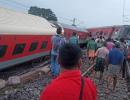 2 killed as 18 coaches of Howrah-Mumbai train derail