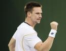 Soderling cruises into last eight in Stockholm