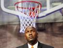 Jordan agrees to purchase Charlotte Bobcats