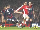 EPL: Arsenal rallies to beat Bolton