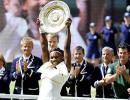 Serena crushes Zvonareva to win Wimbledon title