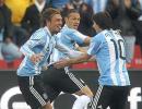 Heinze header helps Argentina down Nigeria