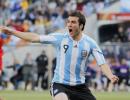 Higuain hat-trick propels Argentina to 4-1 win