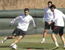 Uruguay look to fend off Mexican flair