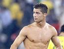 Ronaldo strips off to advertise a watch