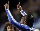 Champions League: Drogba leads Chelsea into knockout phase